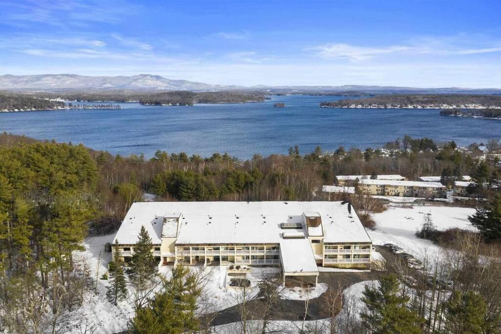 Cute Lower Level Cedar Lodge Room With Balcony & Lake Views! Laconia Esterno foto
